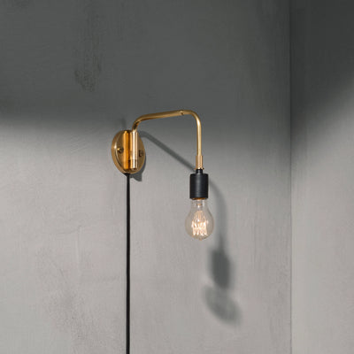 Staple Wall Lamp