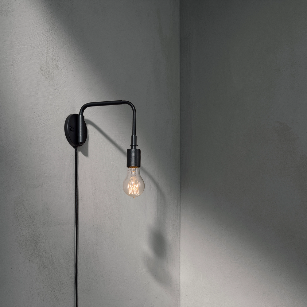 Staple Wall Lamp