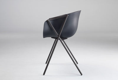 Ondaretta | Bai Chair with Cross Legs